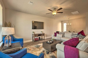 College Station Townhome with Furnished Patio!